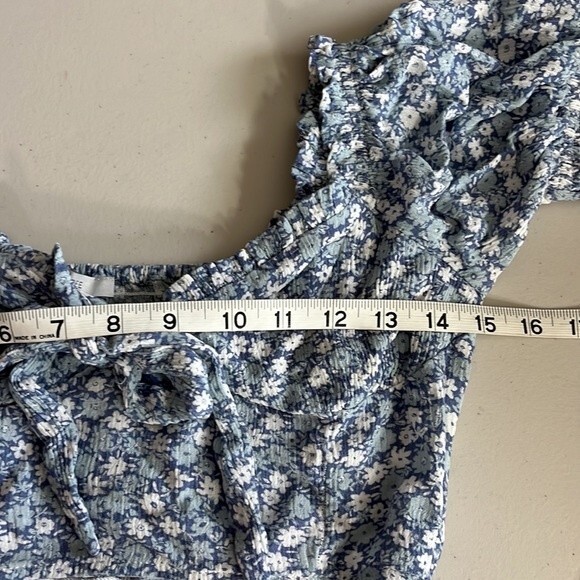Love Tree Floral Print Smocked Crop Top Blue White Size Small - Picture 8 of 10